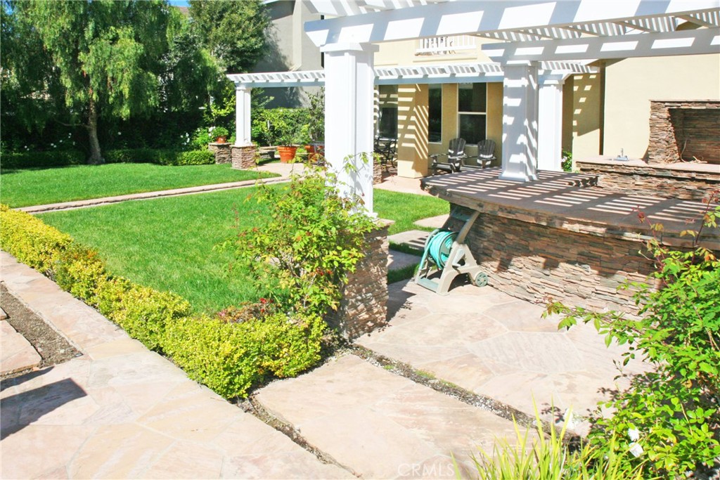 MLS #OC25175957 img 3