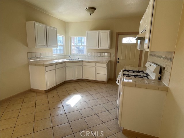 Detail Gallery Image 6 of 18 For 130 W 19th St, Merced,  CA 95340 - 3 Beds | 2 Baths