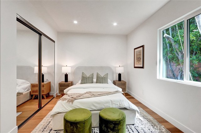 Detail Gallery Image 15 of 49 For 6852 6854 Atoll Avenue, North Hollywood,  CA 91605 - 4 Beds | 4 Baths