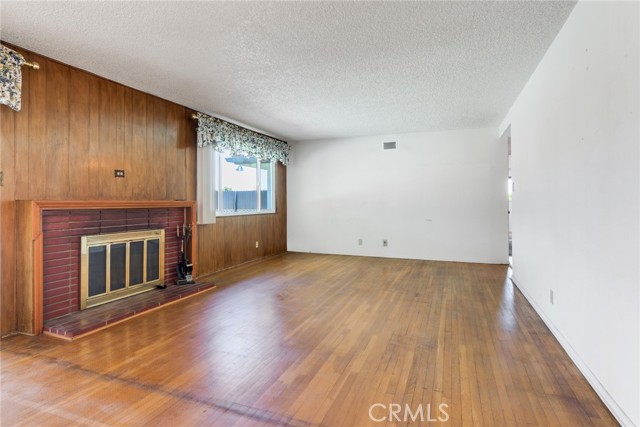 1242 N Dalton Avenue, Azusa CA: https://media.crmls.org/medias/2df914ae-b1b1-438c-9e57-da963113a65a.jpg