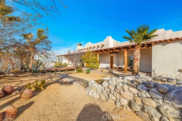 7423 Juniper Road, Joshua Tree CA: https://media.crmls.org/medias/2df91cb0-880e-40d1-9440-5476ff825a34.jpg