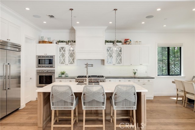 2001 Oak Avenue, Manhattan Beach, California 90266, 5 Bedrooms Bedrooms, ,5 BathroomsBathrooms,Residential,For Sale,Oak,SB25183354