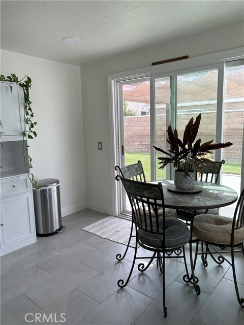 Detail Gallery Image 9 of 34 For 14241 Elizabeth Ct, Fontana,  CA 92337 - 2 Beds | 2 Baths