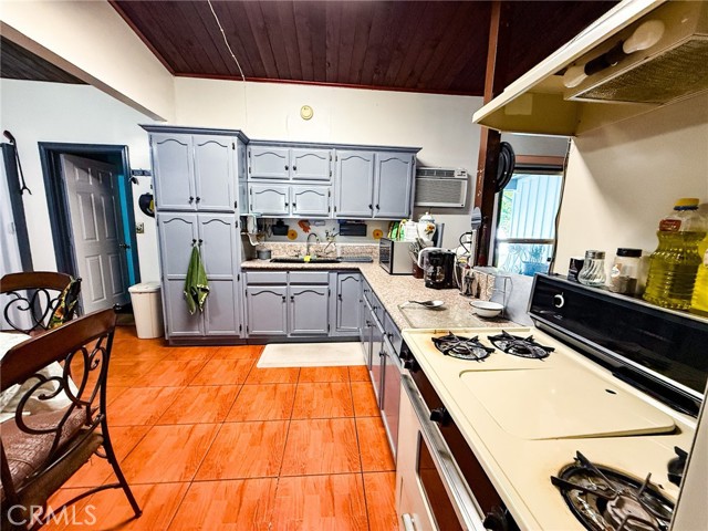 Detail Gallery Image 35 of 44 For 18457 E Armstead St, Azusa,  CA 91702 - 4 Beds | 2 Baths