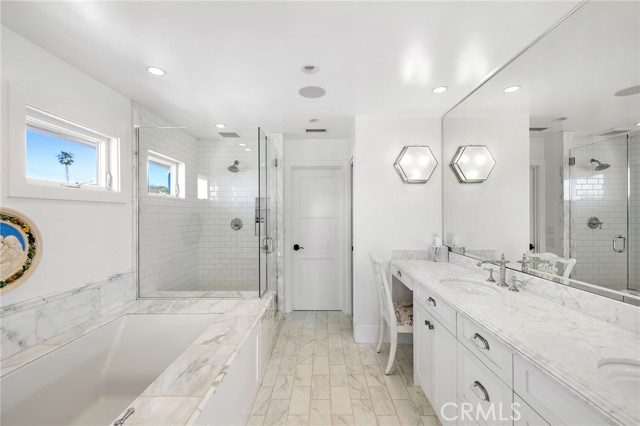 Detail Gallery Image 15 of 39 For 433 Seaward Rd, Corona Del Mar,  CA 92625 - 3 Beds | 3 Baths