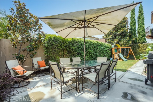 2002 Robinson Street, Redondo Beach, California 90278, 3 Bedrooms Bedrooms, ,2 BathroomsBathrooms,Residential,Sold,Robinson,PV21181666