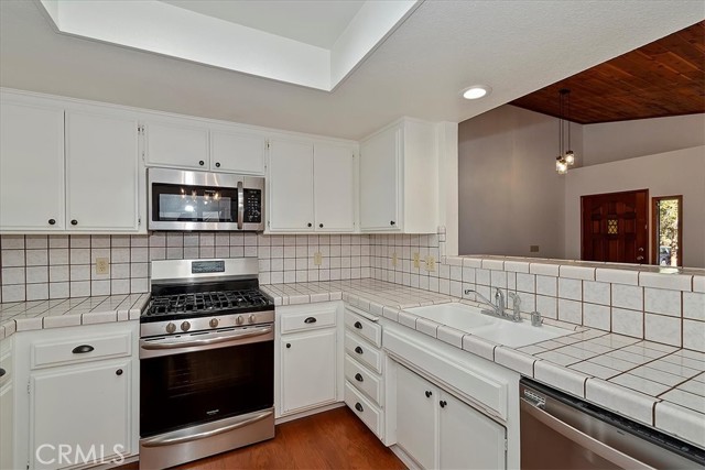 Detail Gallery Image 14 of 38 For 524 E Mountain View, Big Bear City,  CA 92314 - 3 Beds | 2 Baths