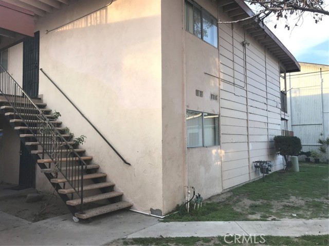 Detail Gallery Image 4 of 30 For 2153 W Brownwood Ave #3,  Anaheim,  CA 92801 - 3 Beds | 1 Baths