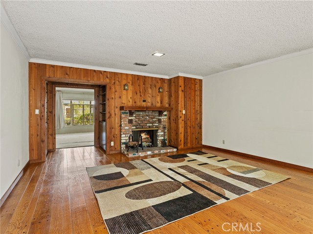 10348 Woodbridge Street, Toluca Lake CA: https://media.crmls.org/medias/2dffe11a-01ae-42e7-b419-1cb6a8d9f5e2.jpg