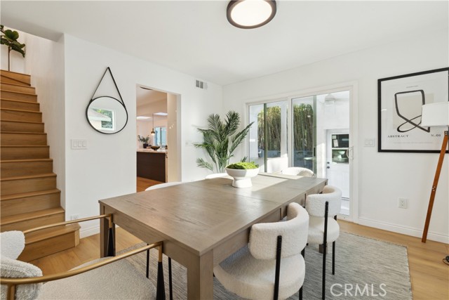 1290 E Woodbury Road, Pasadena CA: https://media.crmls.org/medias/2e01b0f7-4d58-485d-8b87-ea6090db70e5.jpg