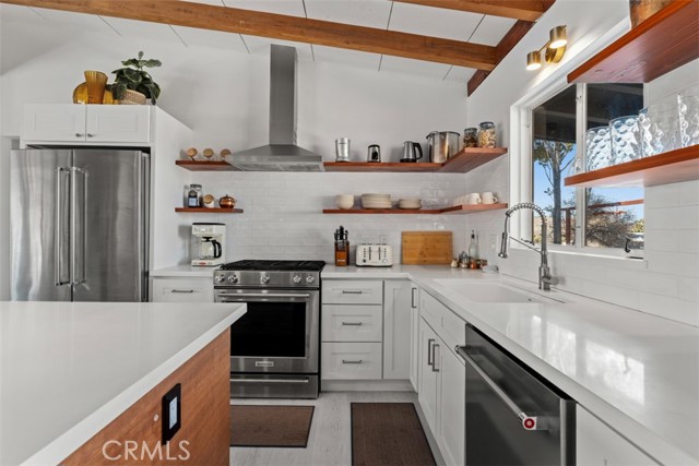 Detail Gallery Image 11 of 72 For 7740 Fox Trl, Yucca Valley,  CA 92284 - 5 Beds | 4 Baths