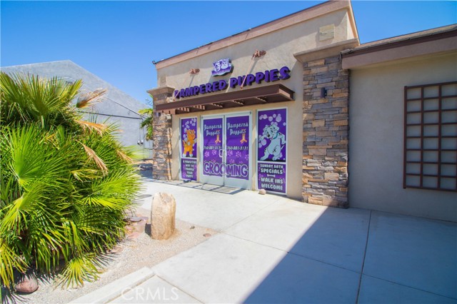 15444 Bear Valley Road, Victorville CA: https://media.crmls.org/medias/2e02368f-db20-4889-92c6-ac8c6915d2b3.jpg