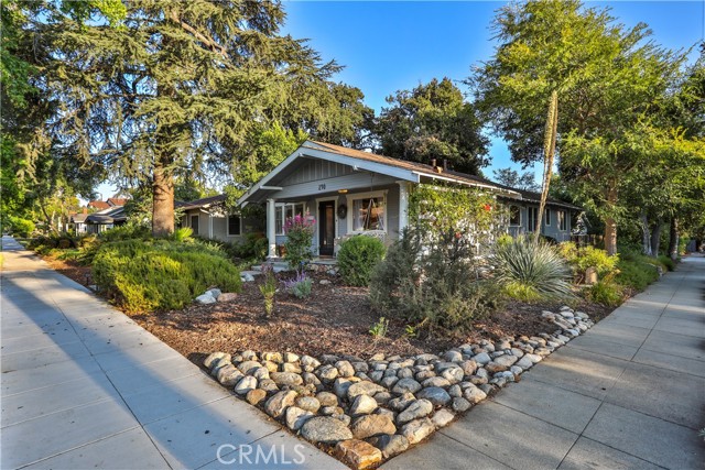 Detail Gallery Image 4 of 59 For 290 W 12th Street, Claremont,  CA 91711 - 3 Beds | 2 Baths