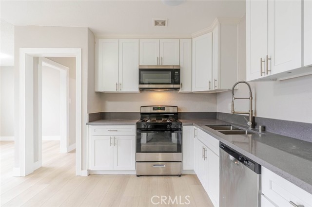 Detail Gallery Image 8 of 17 For 7137 Greeley St #7,  Tujunga,  CA 91042 - 2 Beds | 1 Baths