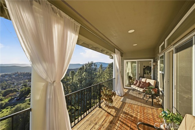 Detail Gallery Image 14 of 49 For 18750 Fernwood Rd, Hidden Valley Lake,  CA 95467 - 4 Beds | 3/1 Baths