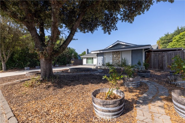 1901 Morgan Avenue, Claremont CA: https://media.crmls.org/medias/2e047d22-47c6-43a2-abac-d8315587b249.jpg