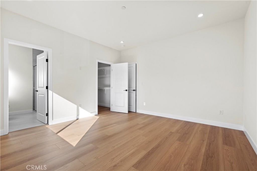 MLS #OC25253917 image #9