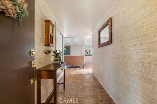 Detail Gallery Image 7 of 44 For 6500 Jumilla, Woodland Hills,  CA 91367 - 3 Beds | 2 Baths