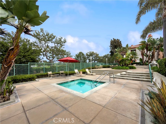 Detail Gallery Image 16 of 20 For 320 Villa Point, Newport Beach,  CA 92660 - 2 Beds | 2 Baths