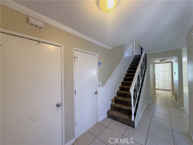 Detail Gallery Image 2 of 16 For 13466 Almetz St, Sylmar,  CA 91342 - 4 Beds | 2/1 Baths