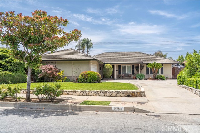 2208 E Linfield St, Glendora, CA 91740