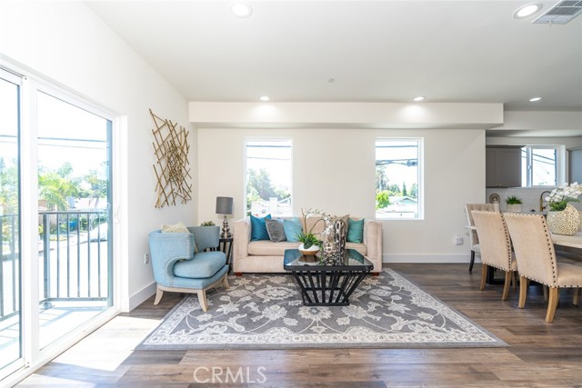 Detail Gallery Image 3 of 24 For 2231 S Longwood Ave, Los Angeles,  CA 90016 - – Beds | – Baths