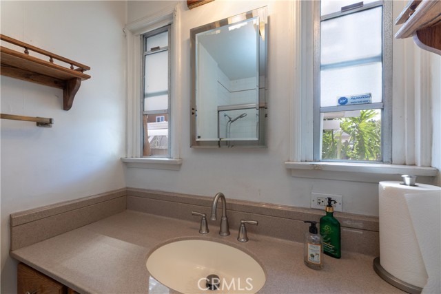 3139 Chestnut Avenue, Long Beach CA: https://media.crmls.org/medias/2e081977-3021-4fab-ac4e-add056bd1a3a.jpg