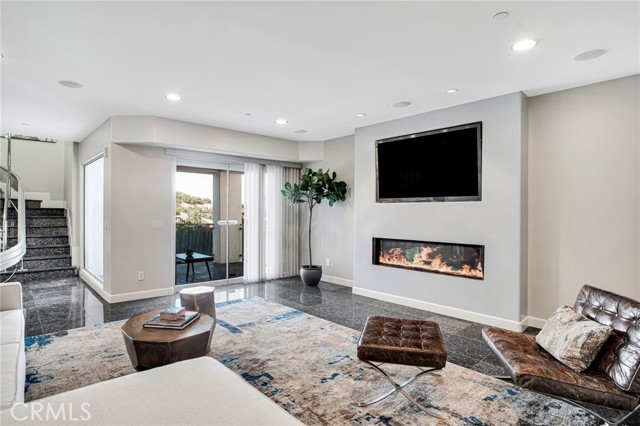 Detail Gallery Image 21 of 57 For 14721 Round Valley Dr, Sherman Oaks,  CA 91403 - 5 Beds | 4/2 Baths