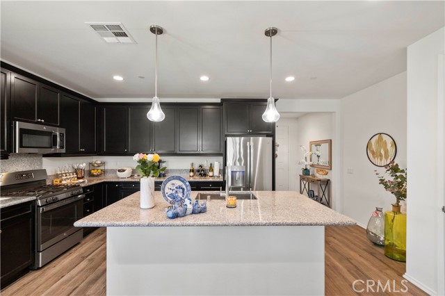 5025 W Avenue J6, Lancaster CA: https://media.crmls.org/medias/2e08afee-b4ab-4674-a352-08d78945ffbc.jpg