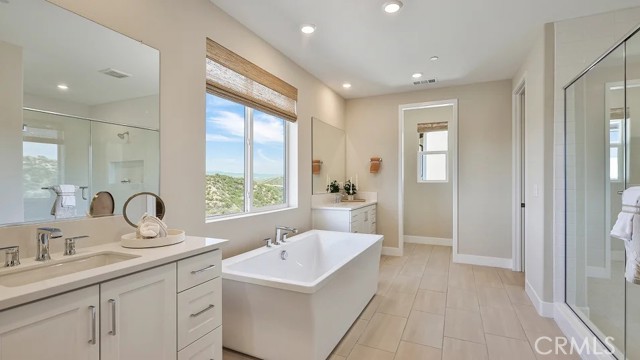 Detail Gallery Image 15 of 41 For 24408 Camino Oceano, Valencia,  CA 91354 - 4 Beds | 4 Baths