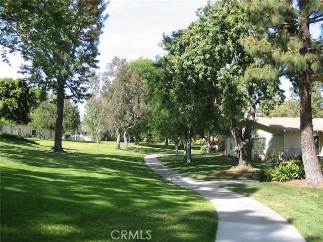 Detail Gallery Image 35 of 42 For 2354 via Mariposa 1b,  Laguna Woods,  CA 92637 - 2 Beds | 2 Baths