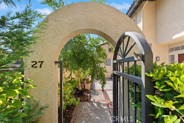27 Tierra Plano, Rancho Santa Margarita CA: https://media.crmls.org/medias/2e09bb32-5859-401f-aedd-5f15b04deabe.jpg