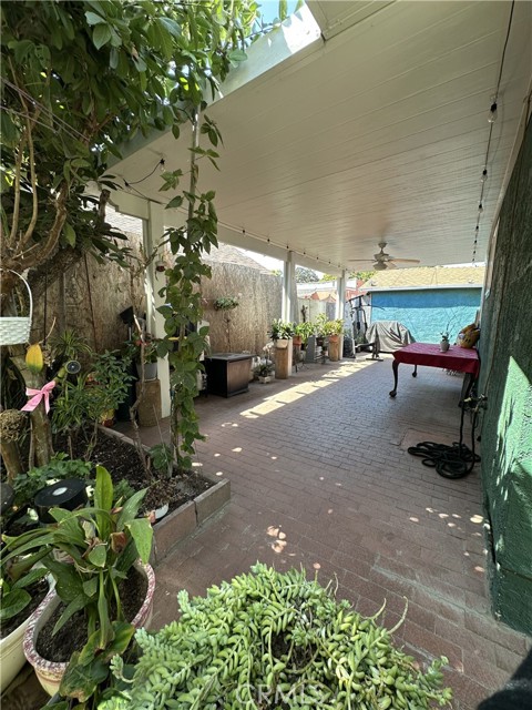8111 S Halldale Ave, Los Angeles CA: https://media.crmls.org/medias/2e09f96b-1e7a-4ec9-b500-ebb29ff7196e.jpg