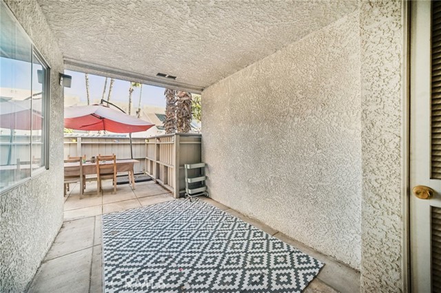 Detail Gallery Image 20 of 36 For 20155 Keswick St #112,  Winnetka,  CA 91306 - 2 Beds | 2/1 Baths