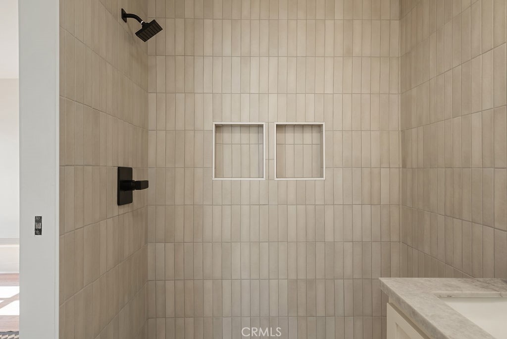 https://media.crmls.org/medias/2e0a79ce-47c4-4809-9e18-deb02687b768.jpg?preset=X-Large