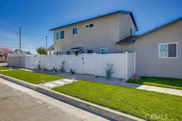 824 S Dune Street, Anaheim CA: https://media.crmls.org/medias/2e0a8432-b713-47cc-833e-8d2e51f3979f.jpg