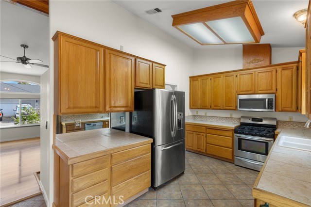 Detail Gallery Image 13 of 33 For 1 Summerwood Ct, Chico,  CA 95926 - 4 Beds | 2 Baths