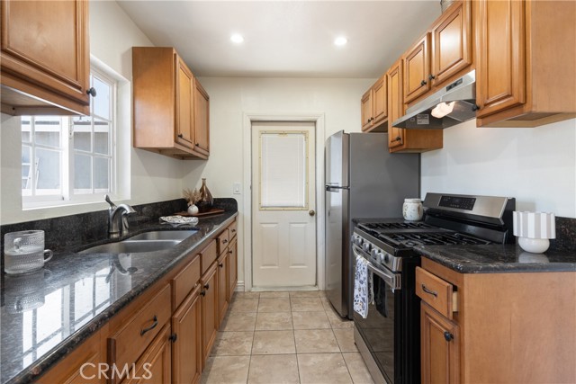 Detail Gallery Image 4 of 17 For 12713 Danbrook Dr, Whittier,  CA 90602 - 3 Beds | 1 Baths