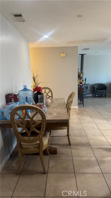 Detail Gallery Image 14 of 37 For 14327 Rodeo Dr, Victorville,  CA 92395 - 5 Beds | 3 Baths