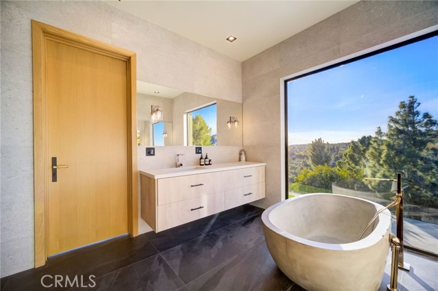 Detail Gallery Image 36 of 72 For 16848 Nanette St, Granada Hills,  CA 91344 - 5 Beds | 5/1 Baths