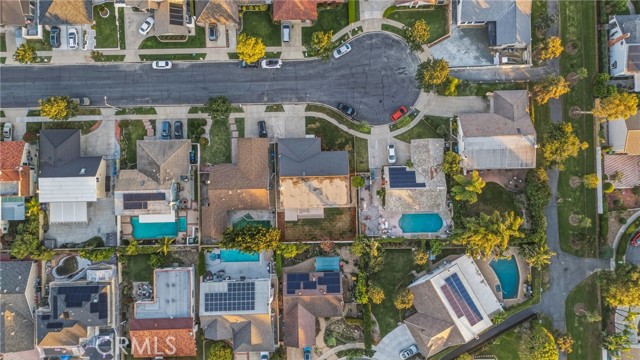 Detail Gallery Image 48 of 59 For 15335 Seine Cir, Irvine,  CA 92604 - 6 Beds | 4 Baths