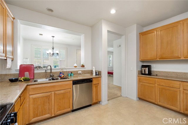 Detail Gallery Image 8 of 49 For 26335 Iris Ave, Moreno Valley,  CA 92555 - – Beds | – Baths