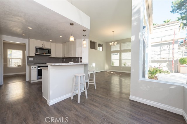 Detail Gallery Image 12 of 30 For 29 Almeria, Irvine,  CA 92614 - 4 Beds | 3 Baths