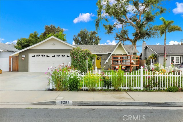 Detail Gallery Image 1 of 1 For 8291 Friesland Dr, Huntington Beach,  CA 92647 - 3 Beds | 2 Baths