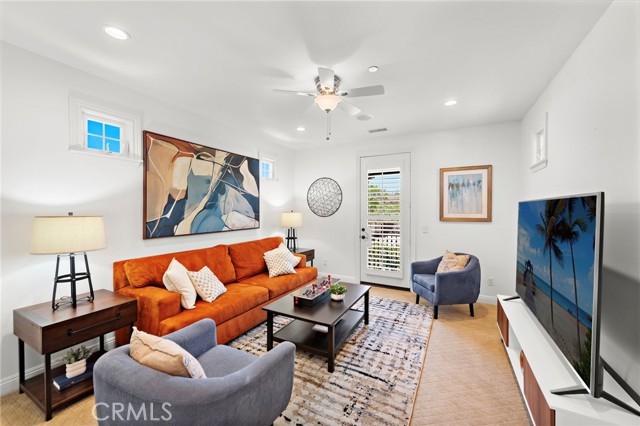 4 Dennis Lane, Ladera Ranch CA: https://media.crmls.org/medias/2e0dff72-ca33-4921-a8e5-89f6e1095ed4.jpg