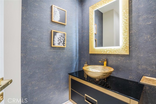 Detail Gallery Image 22 of 41 For 410 Audraine Dr, Glendale,  CA 91202 - 4 Beds | 3 Baths
