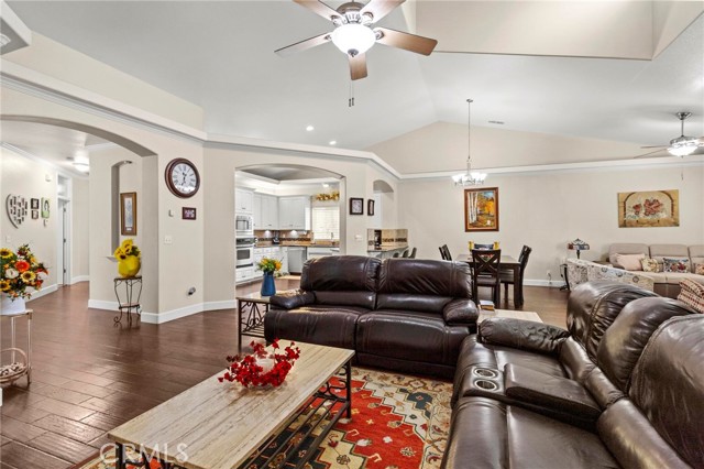 17 Pleasant Oak Lane, Oroville CA: https://media.crmls.org/medias/2e0fcaea-9da0-4adf-a01a-0096aae90b81.jpg