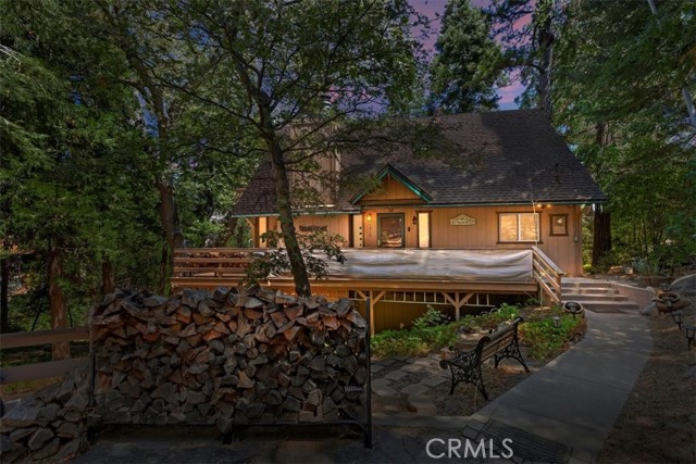 Detail Gallery Image 1 of 29 For 1213 Jungfrau Dr, Crestline,  CA 92325 - 4 Beds | 2/1 Baths