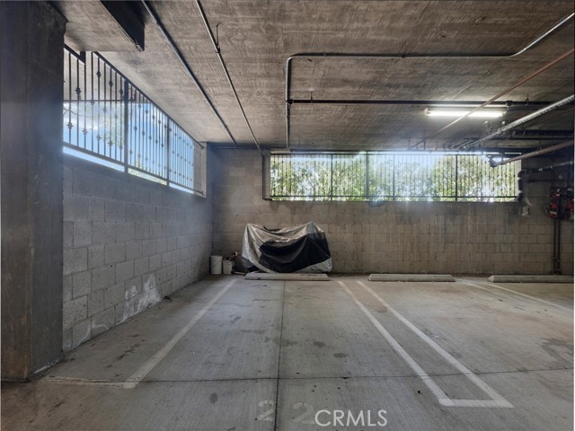 5753 White Oak Avenue, Encino CA: https://media.crmls.org/medias/2e10feba-e8cf-41d8-82e3-c27cb0406850.jpg