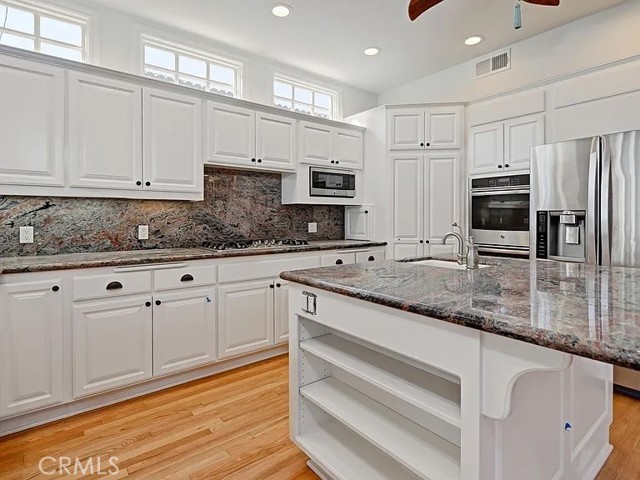 Detail Gallery Image 7 of 22 For 317 4th St, Manhattan Beach,  CA 90266 - 4 Beds | 4 Baths